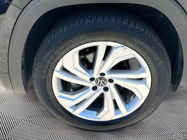 Photo of 2021 Deep Black Volkswagen Atlas