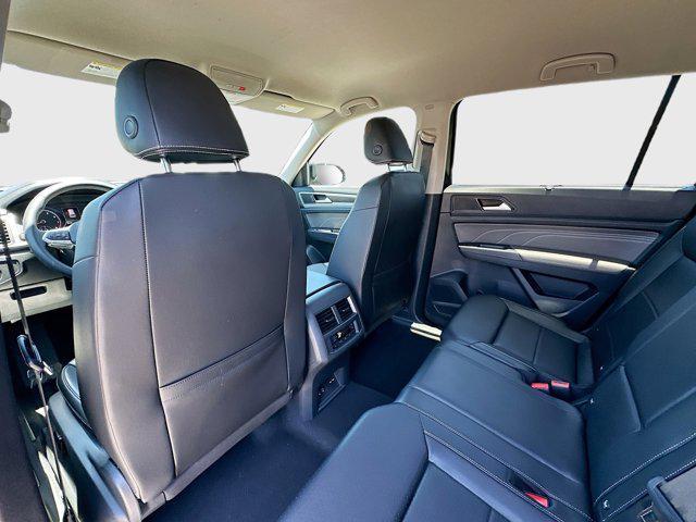 Photo of 2021 Deep Black Volkswagen Atlas