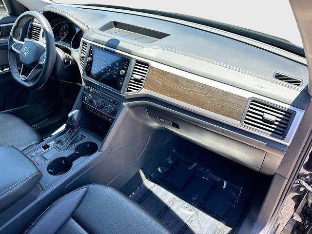 Photo of 2021 Deep Black Volkswagen Atlas
