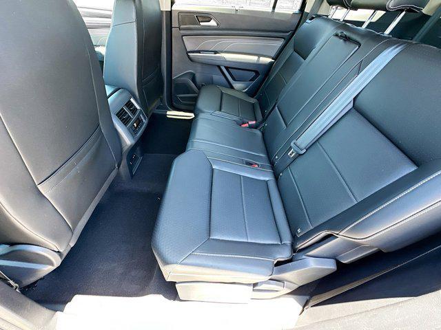 Photo of 2021 Deep Black Volkswagen Atlas