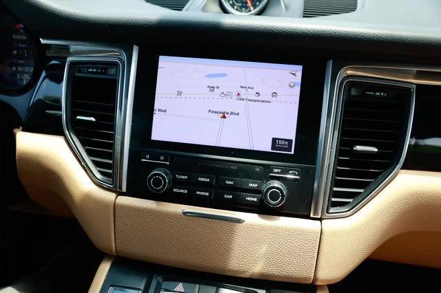 Photo of 2018 Agate Grey Metallic Porsche Macan