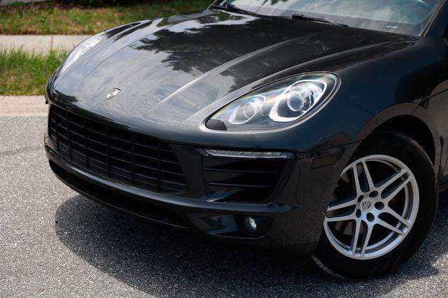 Photo of 2018 Agate Grey Metallic Porsche Macan