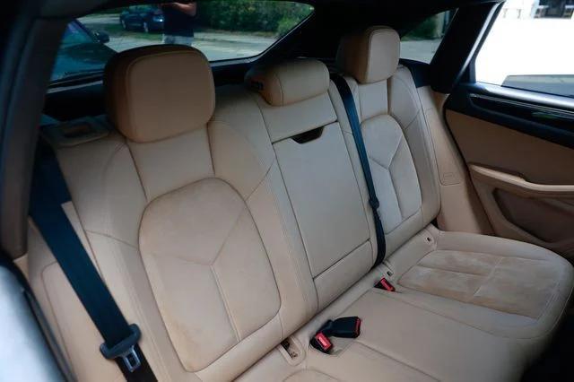 Photo of 2018 Agate Grey Metallic Porsche Macan
