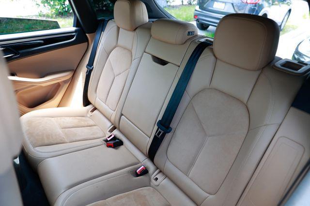 Photo of 2018 Agate Grey Metallic Porsche Macan
