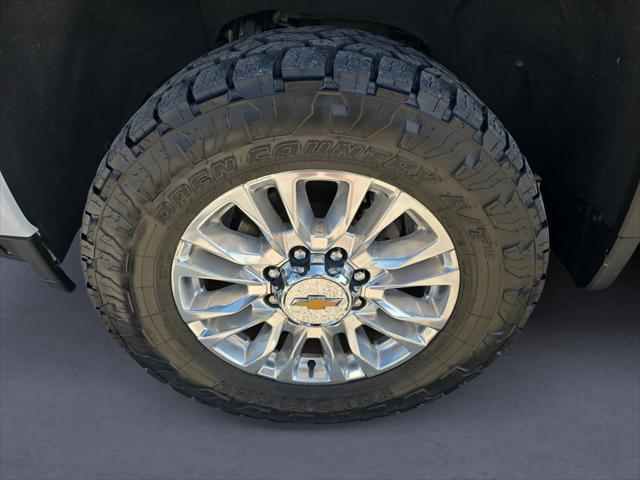 Photo of 2023 Summit White Chevrolet Silverado 2500