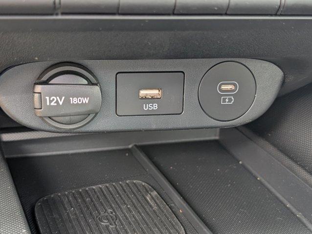 Photo of 2025 Black Hyundai ELANTRA