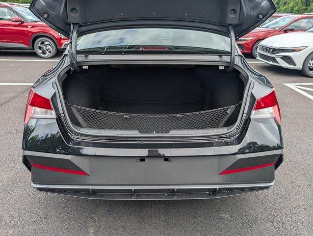 Photo of 2025 Black Hyundai ELANTRA