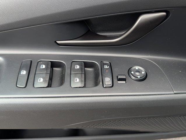 Photo of 2025 Black Hyundai ELANTRA