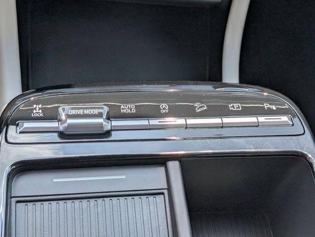 Photo of 2025 Serenity White Pearl Hyundai TUCSON