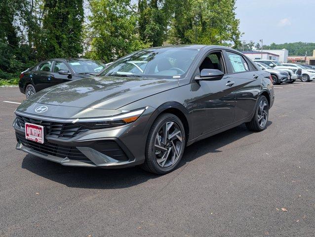 Photo of 2025 Amazon Gray Hyundai ELANTRA HEV
