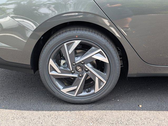 Photo of 2025 Amazon Gray Hyundai ELANTRA HEV