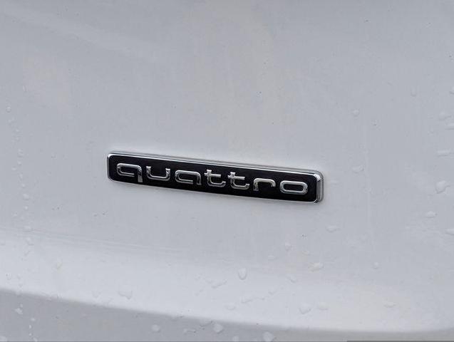 Photo of 2024 Carrara White Audi Q7