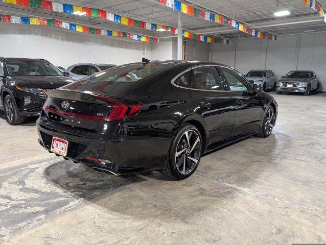 Photo of 2021 Phantom Black Hyundai SONATA