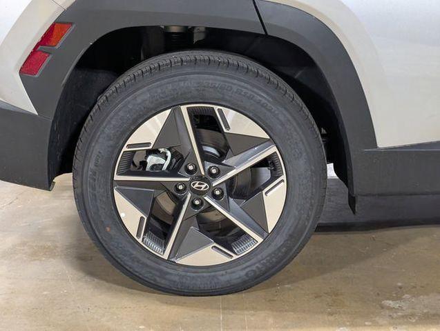 Photo of 2025 Shimmering Silver Hyundai TUCSON