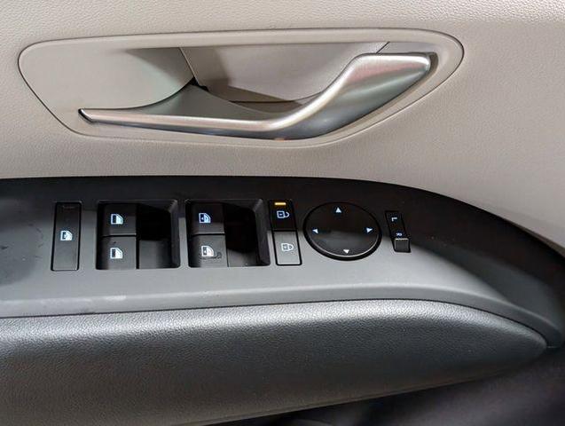Photo of 2025 Shimmering Silver Hyundai TUCSON