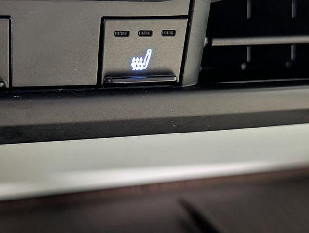 Photo of 2023 Celestial Silver Metallic Toyota Sienna