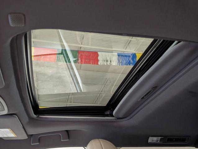 Photo of 2023 Celestial Silver Metallic Toyota Sienna