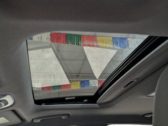 Photo of 2024 White Hyundai ELANTRA