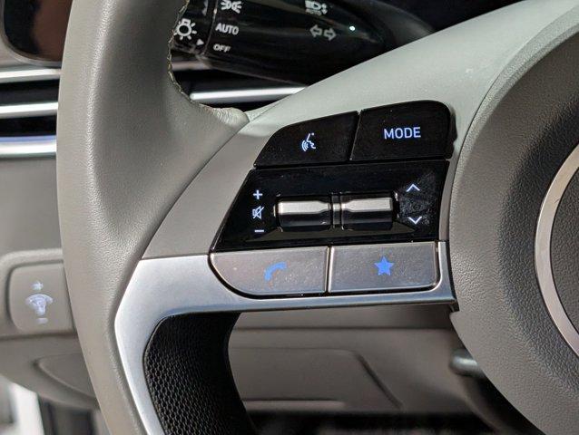 Photo of 2024 White Hyundai ELANTRA