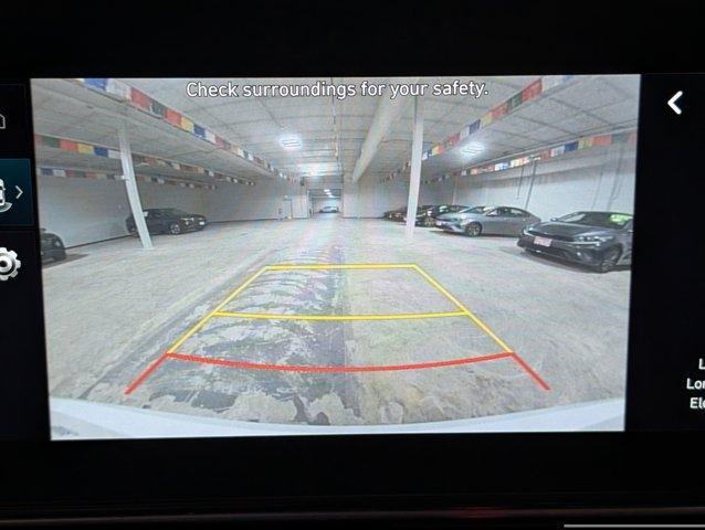 Photo of 2024 White Hyundai ELANTRA
