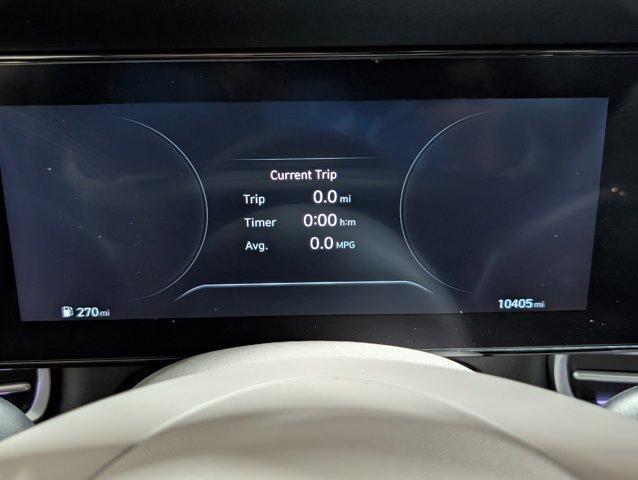 Photo of 2024 White Hyundai ELANTRA
