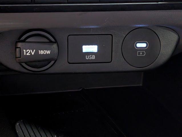 Photo of 2024 White Hyundai ELANTRA