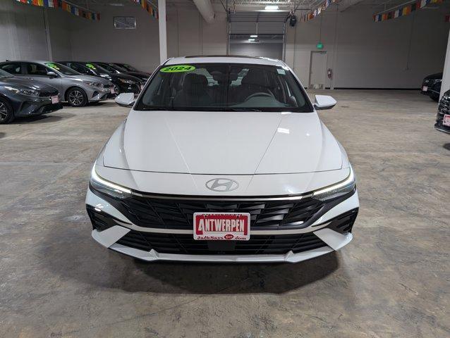 Photo of 2024 White Hyundai ELANTRA