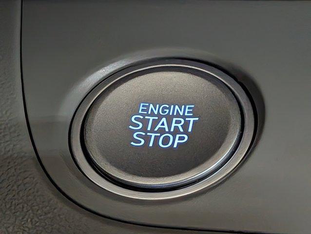 Photo of 2024 White Hyundai ELANTRA