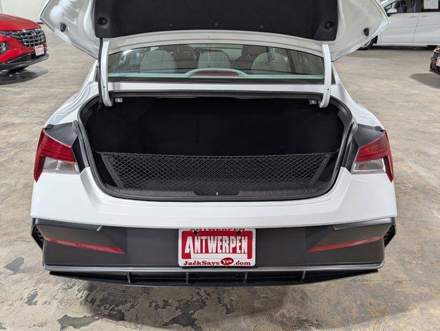 Photo of 2024 White Hyundai ELANTRA