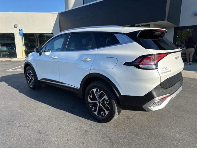 Photo of 2023 Snow White Pearl Kia Sportage Hybrid