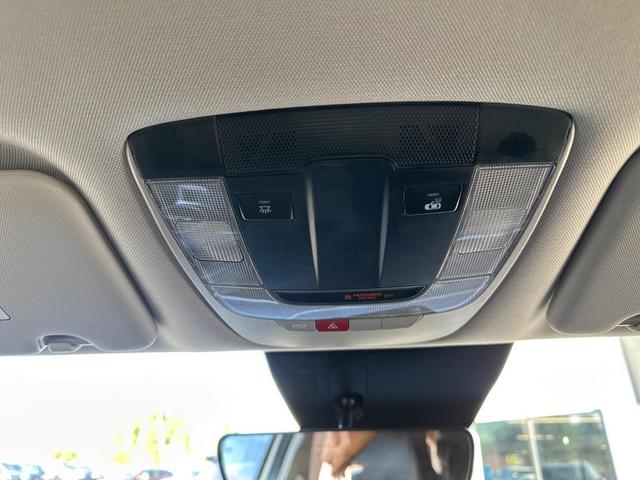 Photo of 2023 Snow White Pearl Kia Sportage Hybrid