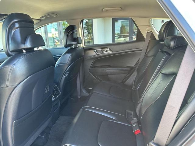Photo of 2023 Snow White Pearl Kia Sportage Hybrid