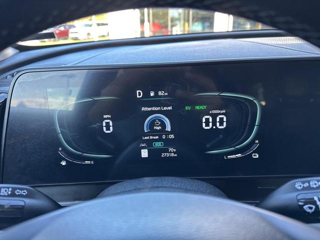 Photo of 2023 Snow White Pearl Kia Sportage Hybrid