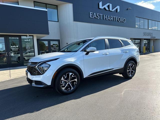 Photo of 2023 Snow White Pearl Kia Sportage Hybrid