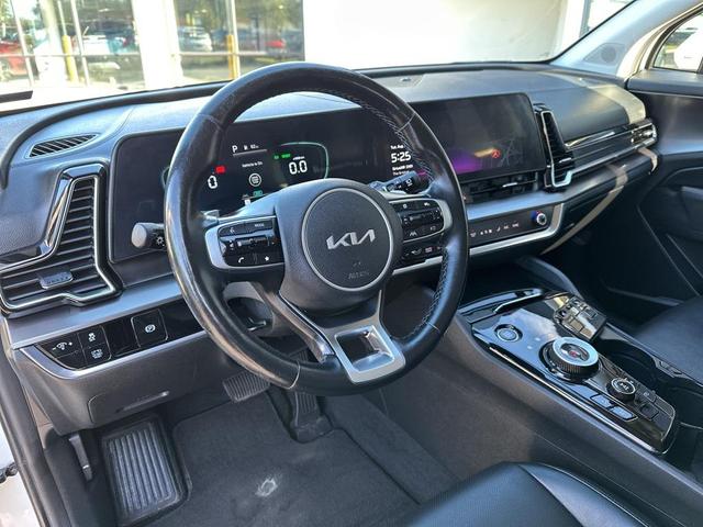Photo of 2023 Snow White Pearl Kia Sportage Hybrid