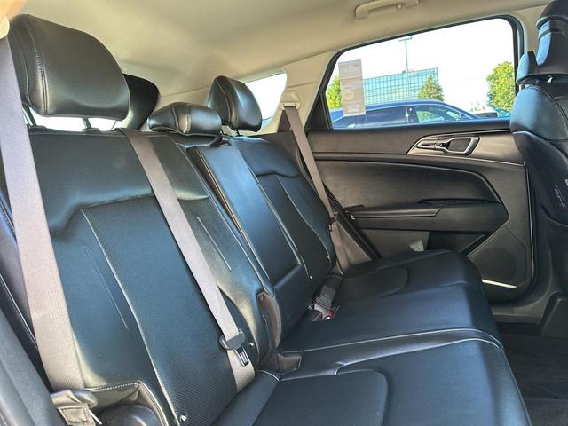 Photo of 2023 Snow White Pearl Kia Sportage Hybrid