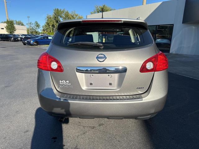 Photo of 2012 Platinum Graphite Metallic Nissan Rogue