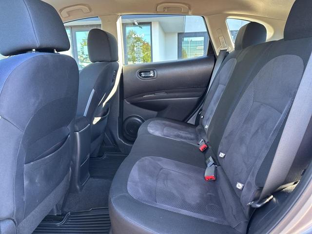 Photo of 2012 Platinum Graphite Metallic Nissan Rogue