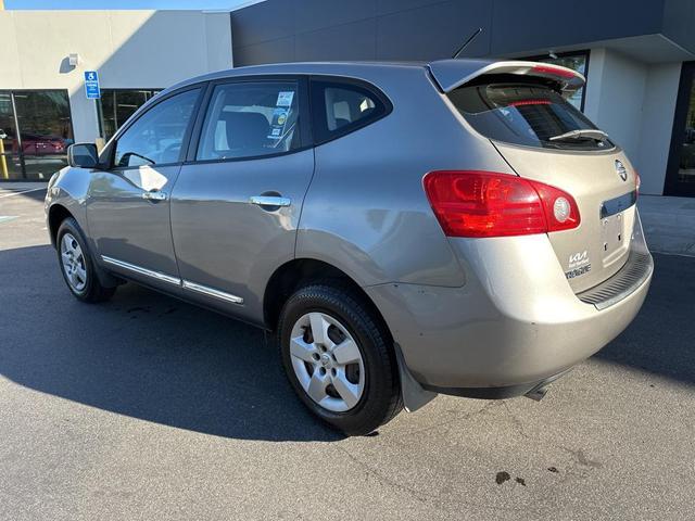 Photo of 2012 Platinum Graphite Metallic Nissan Rogue