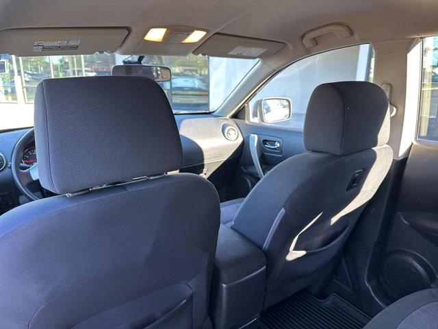 Photo of 2012 Platinum Graphite Metallic Nissan Rogue