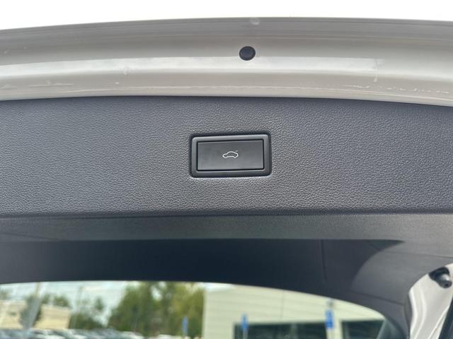 Photo of 2024 Pure White Volkswagen Tiguan