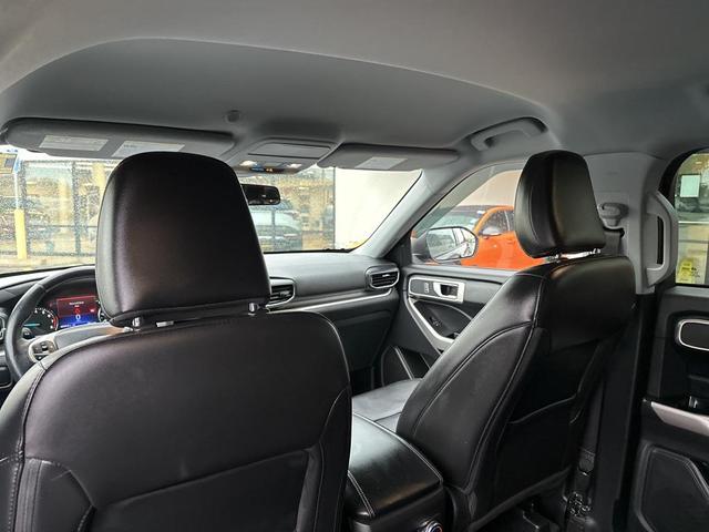 Photo of 2022 Agate Black Metallic Ford Explorer