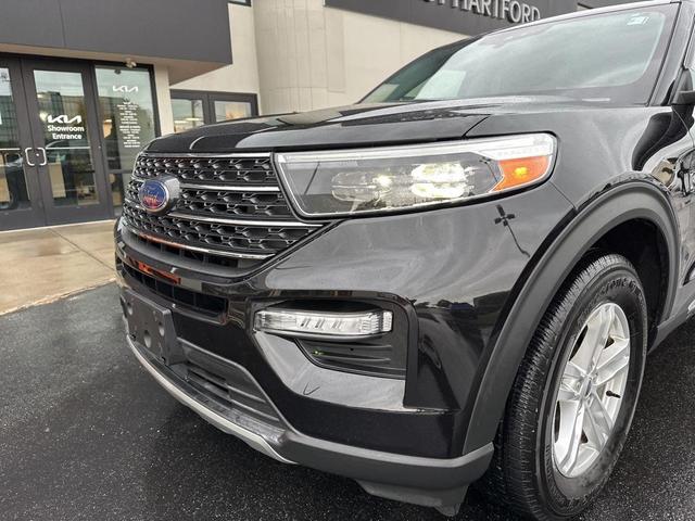 Photo of 2022 Agate Black Metallic Ford Explorer
