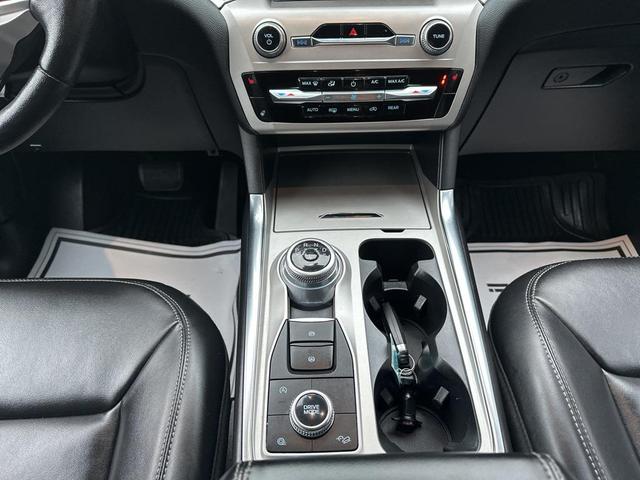 Photo of 2022 Agate Black Metallic Ford Explorer