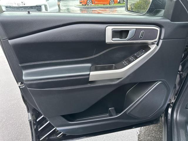 Photo of 2022 Agate Black Metallic Ford Explorer