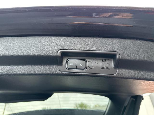 Photo of 2022 Agate Black Metallic Ford Explorer