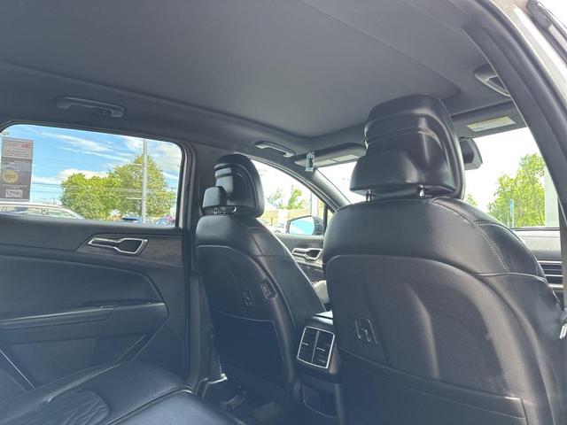 Photo of 2023 Glacial White Pearl Kia Sportage