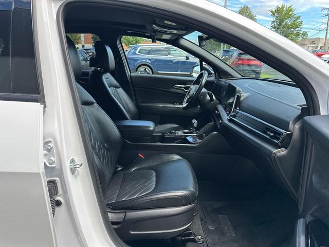 Photo of 2023 Glacial White Pearl Kia Sportage