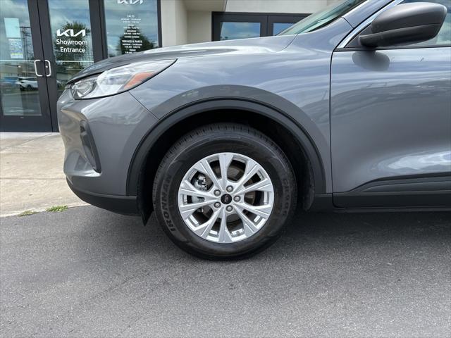 Photo of 2023 Gray Metallic Ford Escape