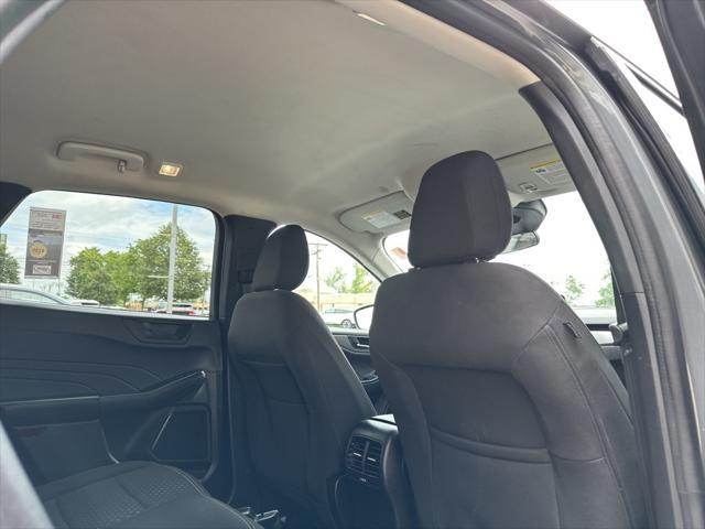 Photo of 2023 Gray Metallic Ford Escape